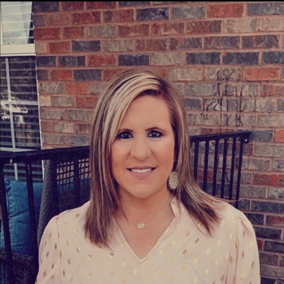 Meet your Posher, Becky - Picture 1 of 3